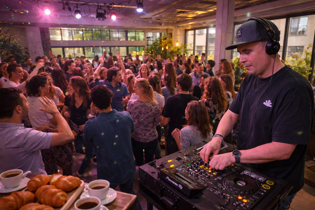 Rise & Rave is terug: begin je werkdag vol energie!